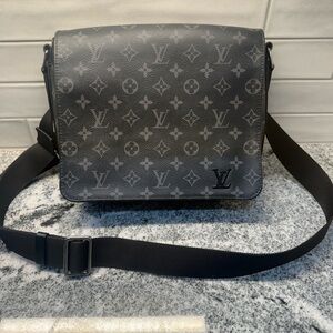 Louis Vuitton Monogram Eclipse District PM